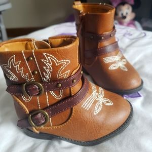Infant size 3 cowgirl boots